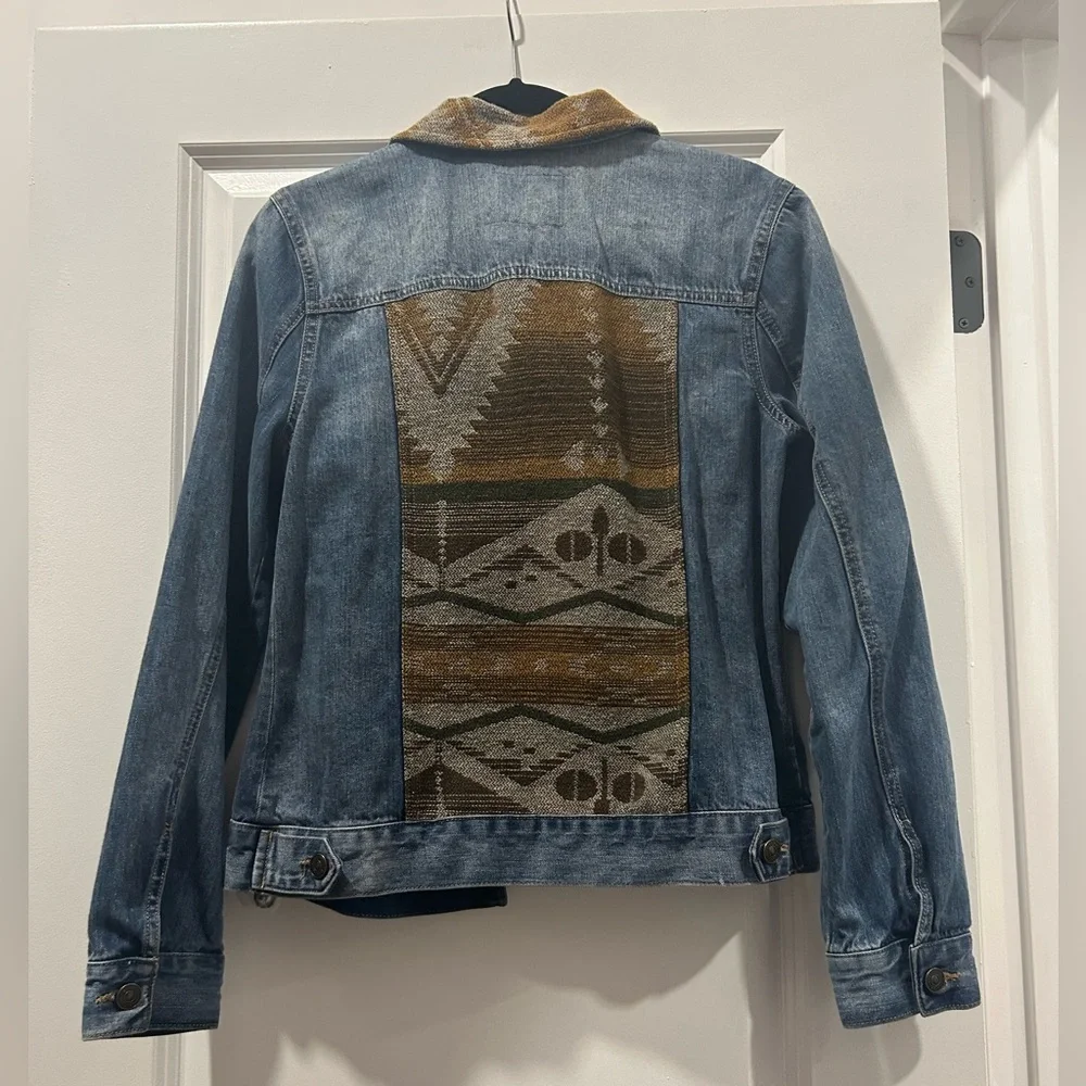 🪶 Natural Reflections Denim Jacket | Size M | Aztec Woven Collar & Back Panel - Picture 3 of 3